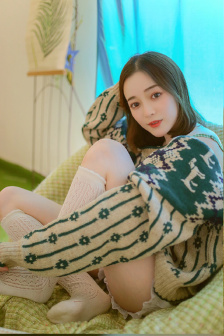 撕开女班长的黑色丝袜